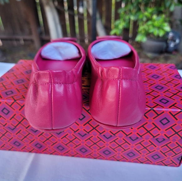 TORY BURCH Dark Azalea  Minnie Travel Ballet with Logo Embossed Nappa Leather - Picture 7 of 12